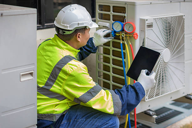 Professional Hvac Installation technician working in Fort Worth, TX
